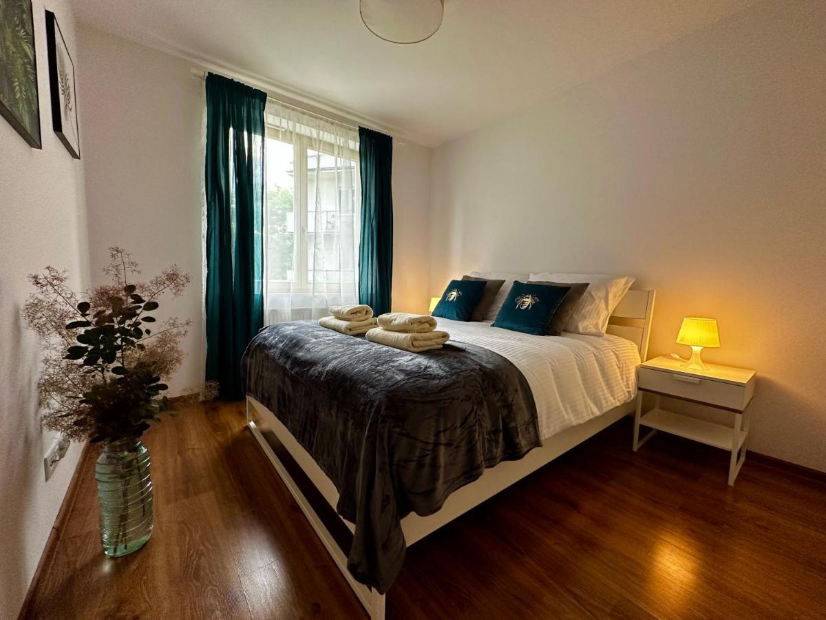 Tresor Pulaskiego Apartments Krakau Buitenkant foto